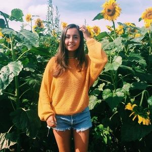 Meet your Posher, Ava